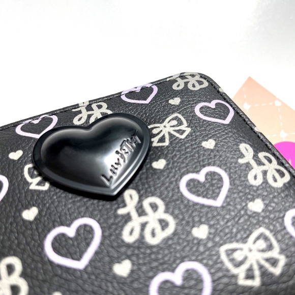 NWT BETSEY JOHNSON Bifold Wallet Card Case Wallet Black Hearts Bows Faux Leather - Picture 3 of 5